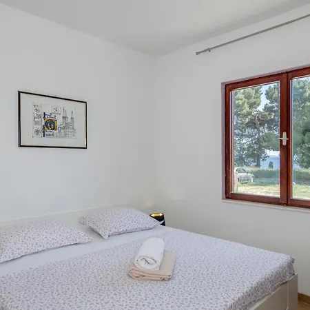 Meje Seafront سبليت