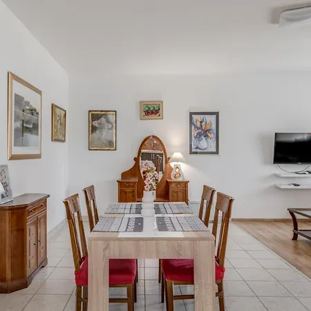 Meje Seafront Apartment Split