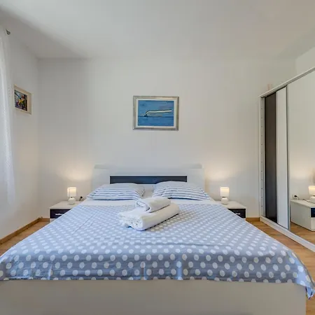 Meje Seafront * سبليت