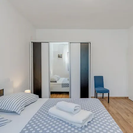 Apartment Meje Seafront *