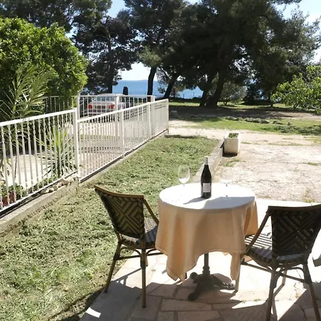 Meje Seafront *