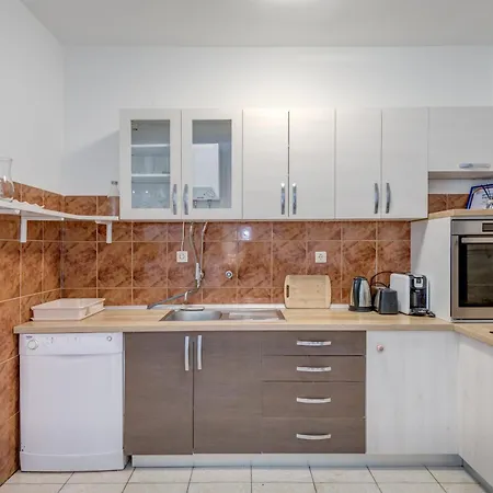 Meje Seafront Apartment