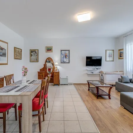 Meje Seafront アパート